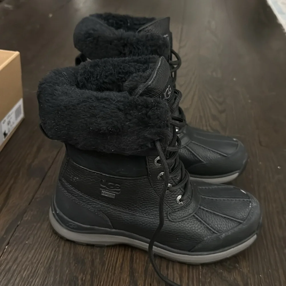 UGG women’s Adirondack Boot III. Size: 6.5. Waterproof. - Picture 4 of 9
